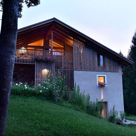 B&B Mas De Lagorae Tesero Exterior photo